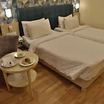 Sarovar Portico Naraina, Hotel